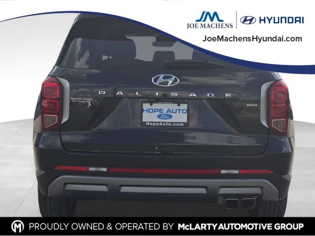 Used 2025 Black Hyundai SE image 4