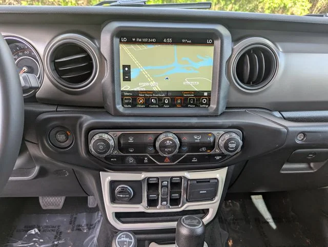 Certified Used 2022 Silver Jeep Unlimited Sport S image 24