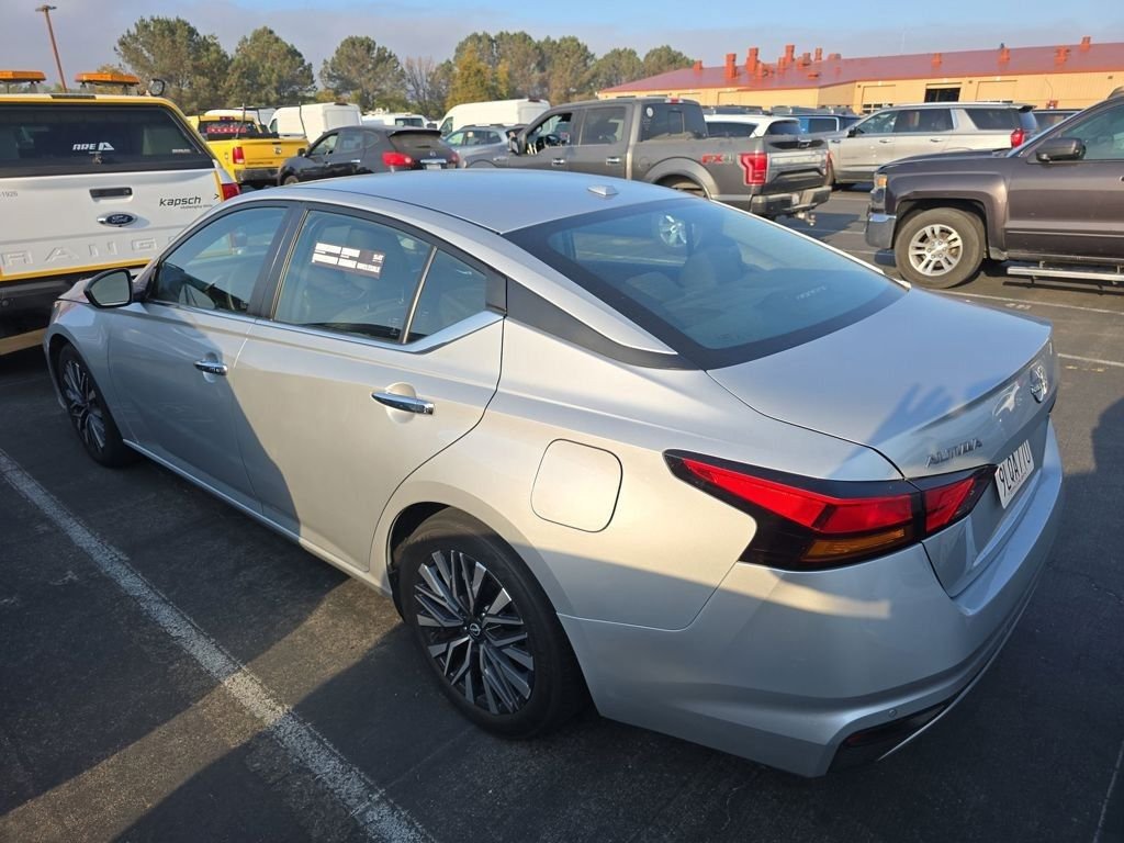 Used 2024 Silver Nissan 2.5 SV image 6