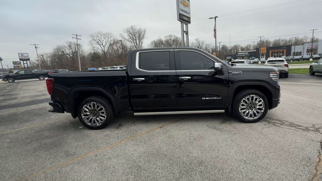 Used 2026 Black GMC Denali Ultimate image 9