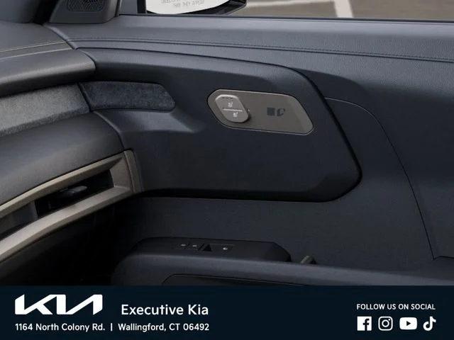 New 2027 White Kia S image 25