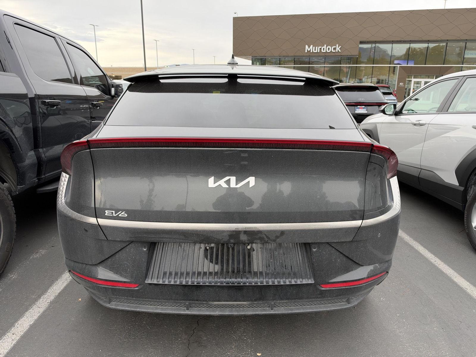 Used 2024 Interstellar Gray kia Wind image 5
