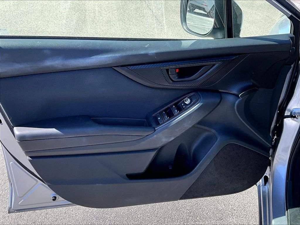 Used 2022 Ice Silver Metallic Subaru Premium image 9