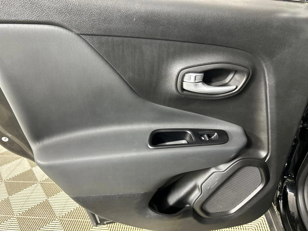 Used 2023 Black Jeep Latitude image 16