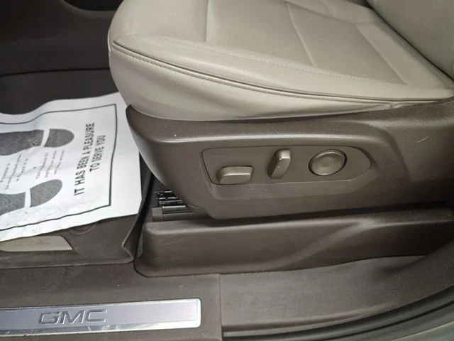 Used 2023 Frost GMC SLT image 39