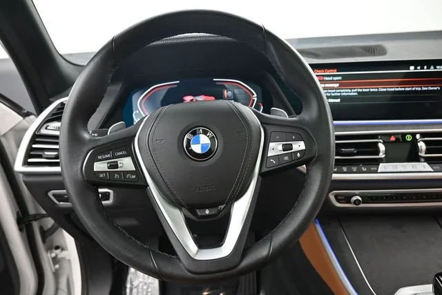 Used 2023 White BMW sDrive40i image 13