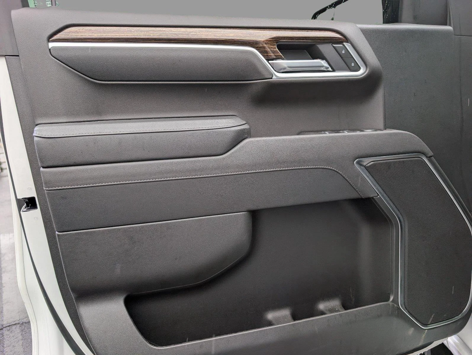 Used 2026 Summit White GMC Elevation image 16