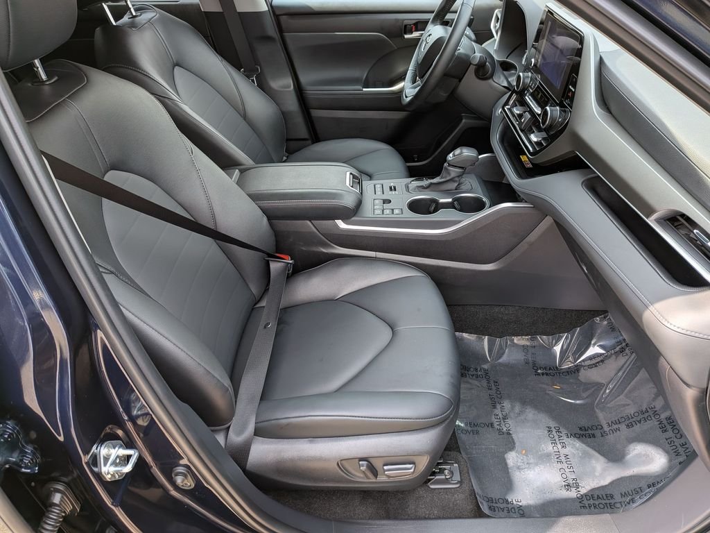 Used 2026  Toyota XLE image 36