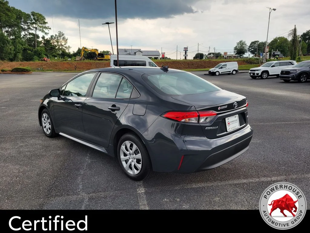 Used 2024  Toyota LE image 3