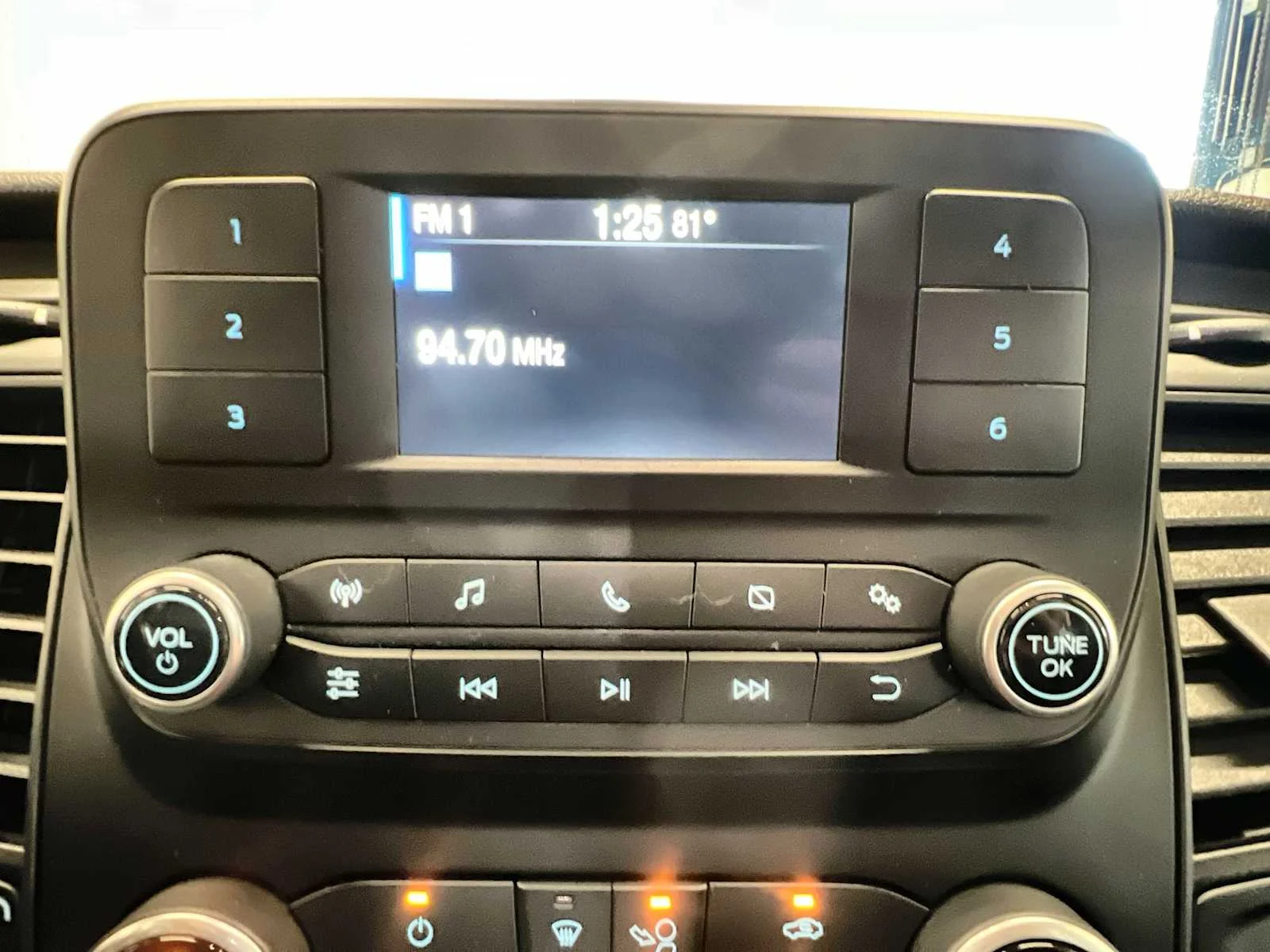 Used 2022 Oxford White Ford  image 12