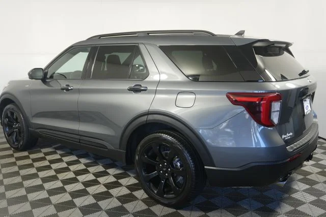 Certified Used 2023 Carbonized Gray Metallic Ford ST-Line image 5