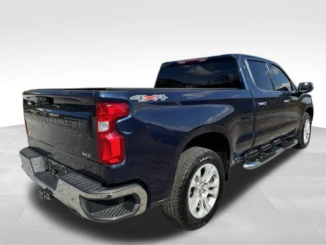 Used 2022 Blue Chevrolet LTZ image 9