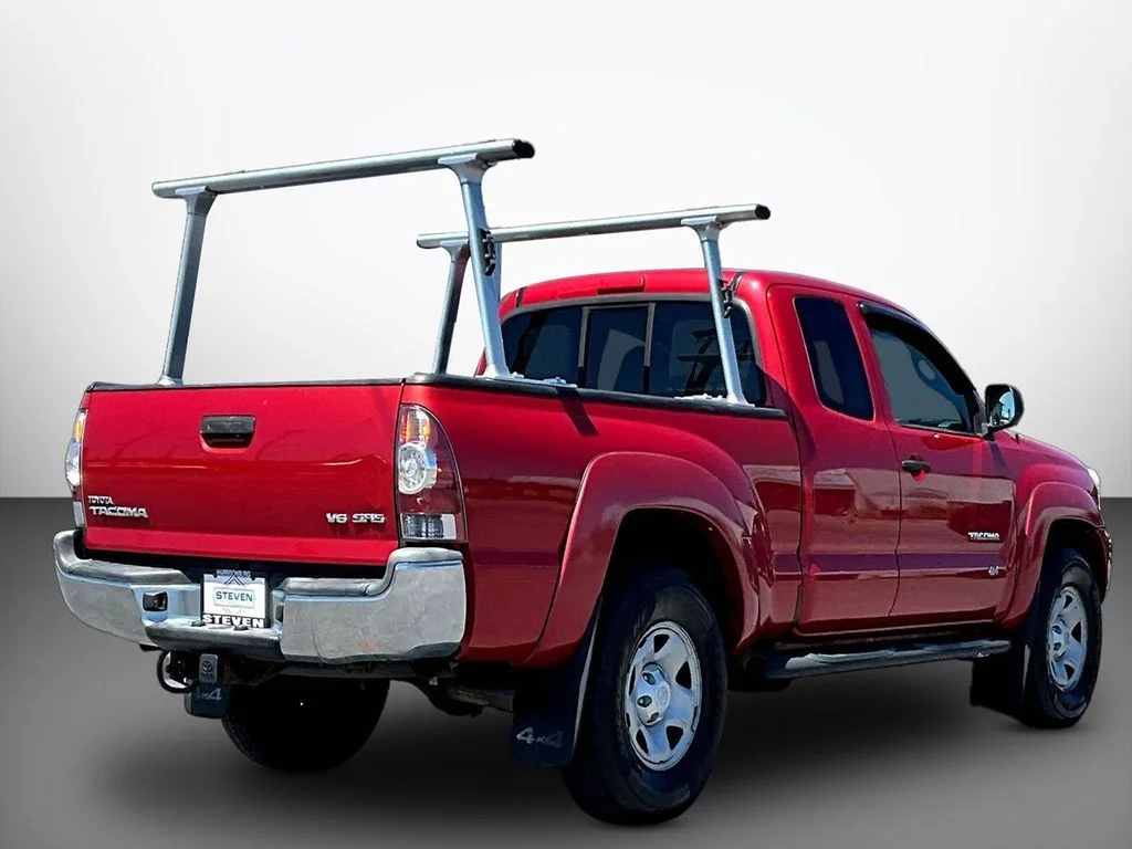 Used 2013 Red Toyota Base image 6