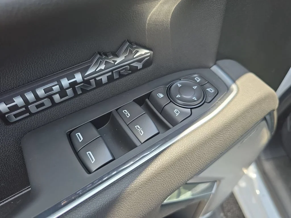 New 2026 Polar White Tricoat Chevrolet High Country image 29