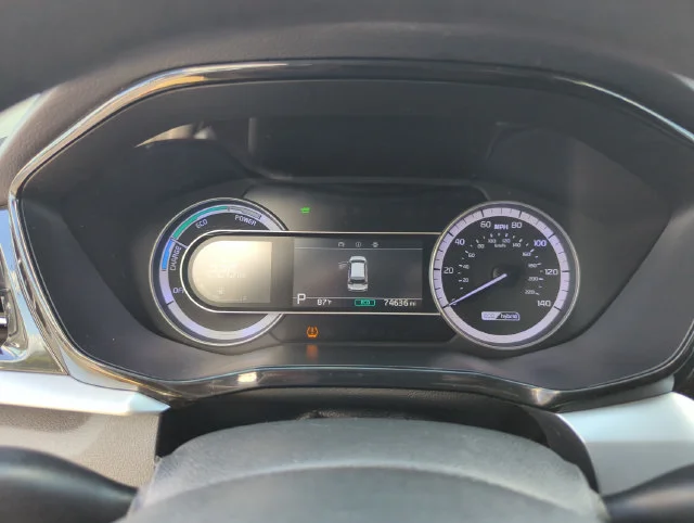Used 2020 White Kia LX image 42