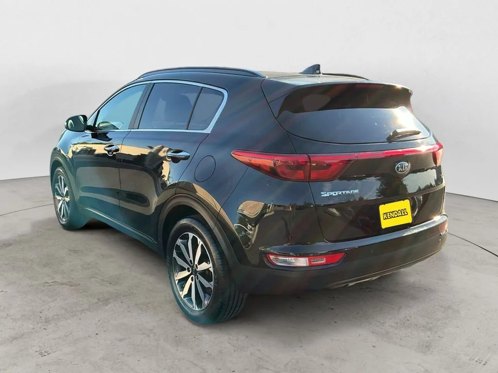 Used 2018 Red Kia EX image 7