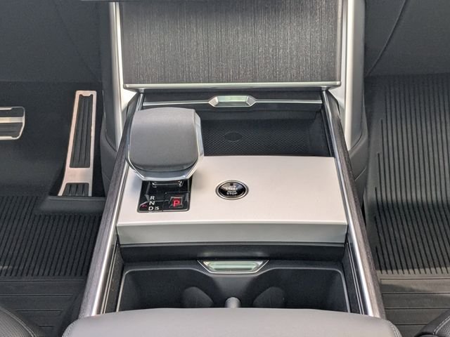 New 2026 Fuji White Land Rover SE image 21