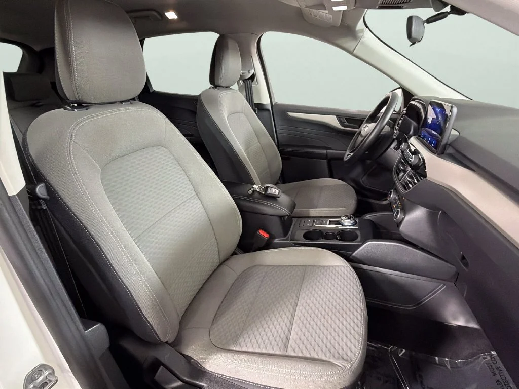Used 2022  Ford SE image 34