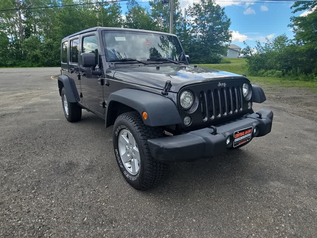 Used 2018 Granite Crystal Metallic Clearcoat Jeep Sport S image 8