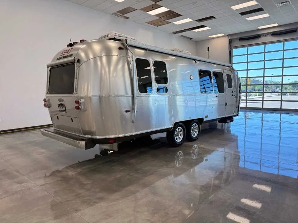 Used 2015  AIRSTREAM  image 2