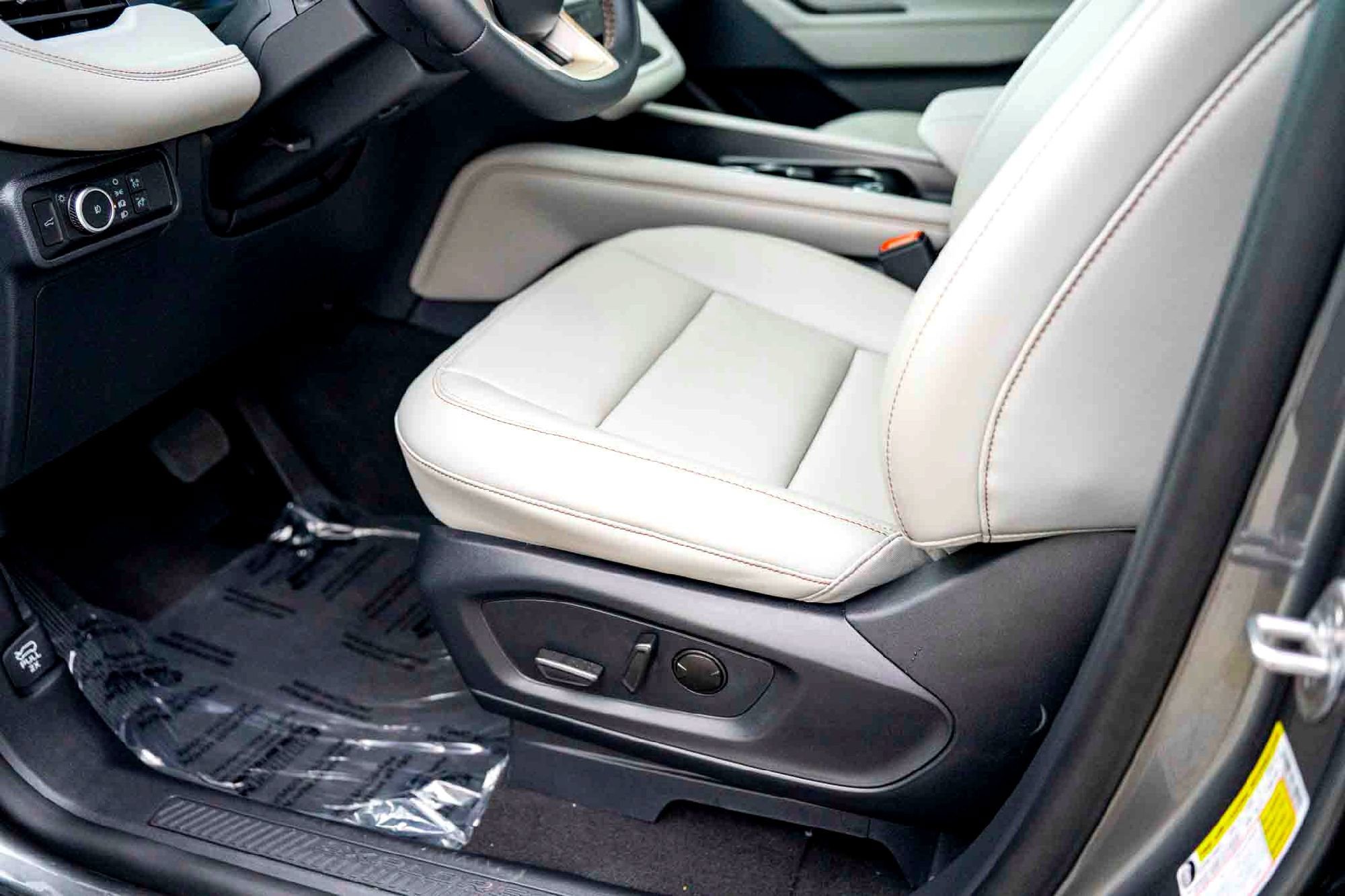 New 2026 Carbonized Gray Metallic Ford Active image 11