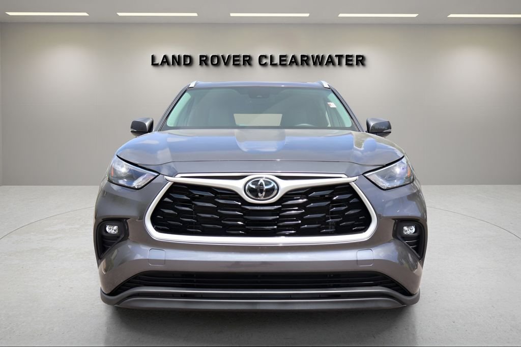 Used 2023 Gray Toyota XLE image 8