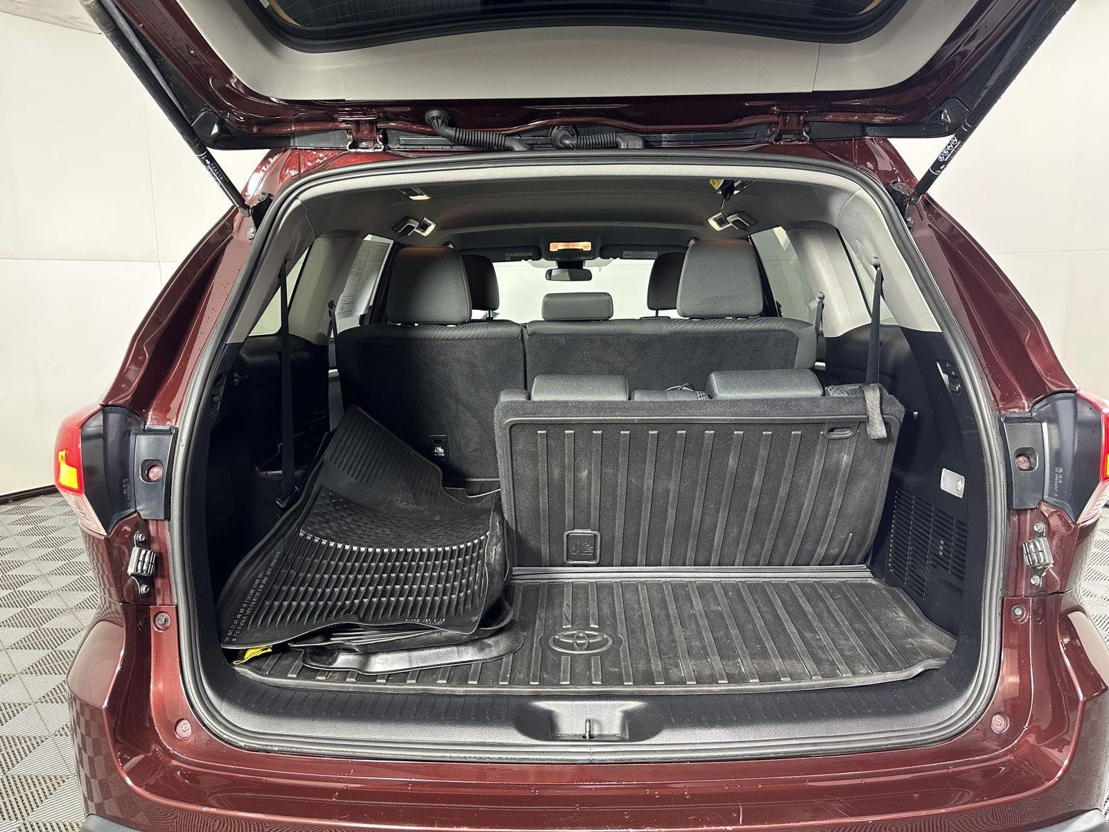 Used 2019 Ooh La La Rouge Mica Toyota LE image 10