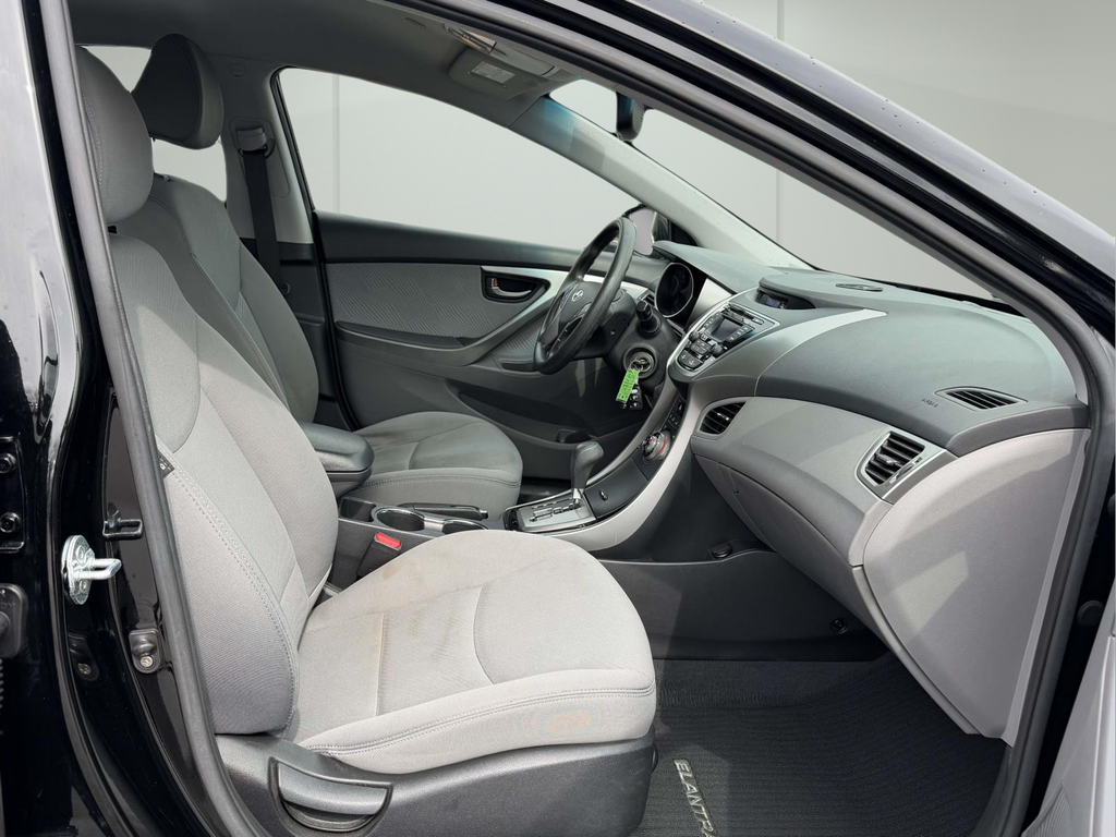 Used 2013 Black Hyundai GLS image 9