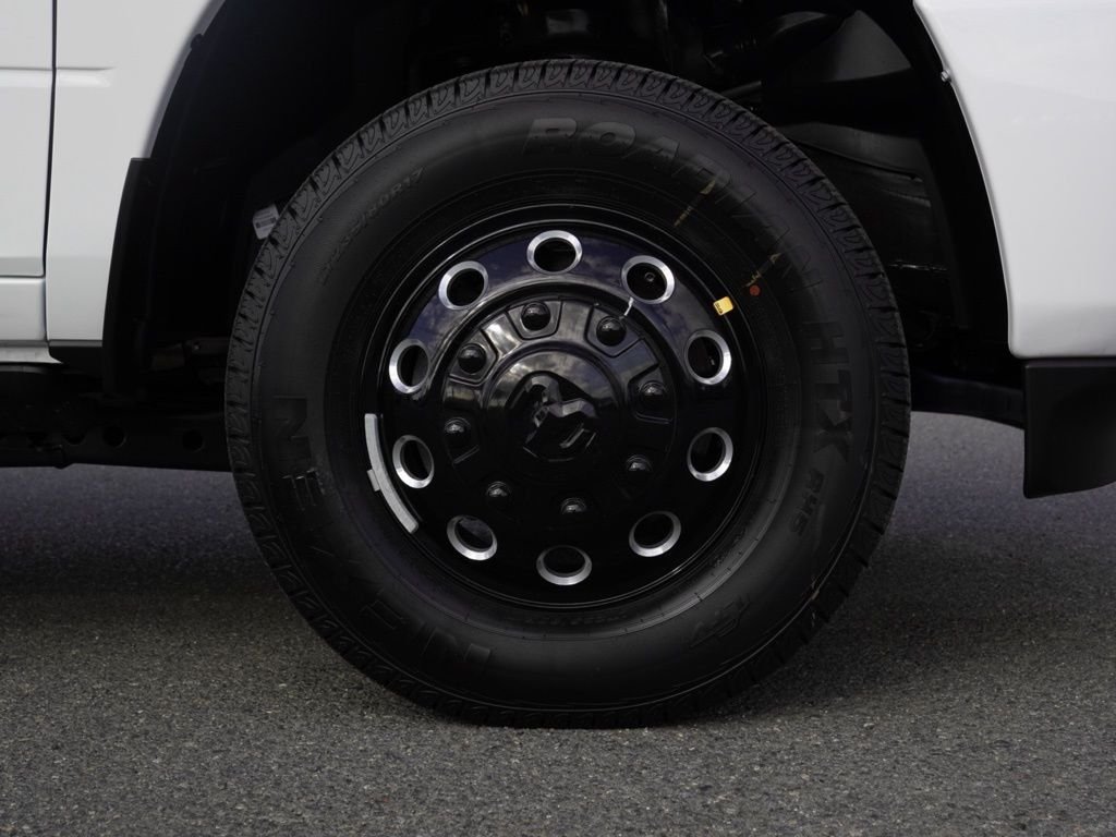 New 2026 Bright White Clear-Coat Exterior Paint RAM Laramie image 9