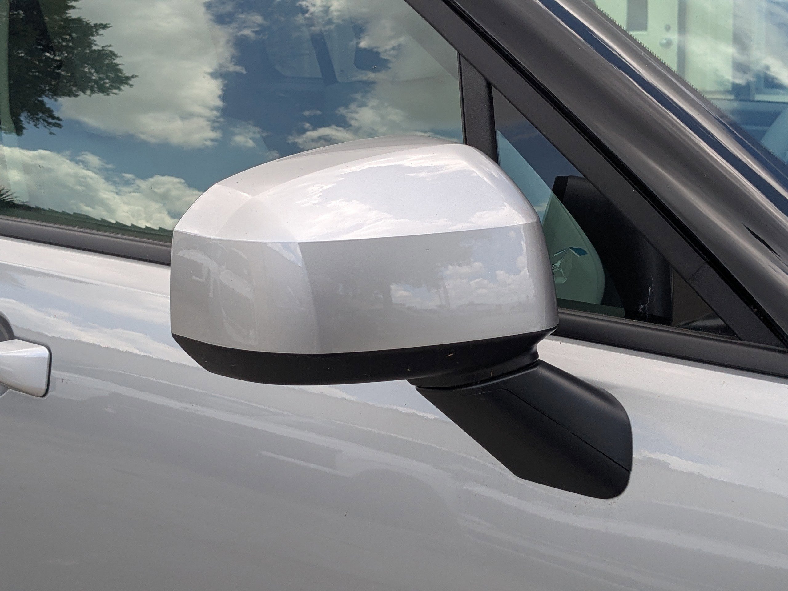 New 2026 Shimmering Silver Hyundai SE image 12