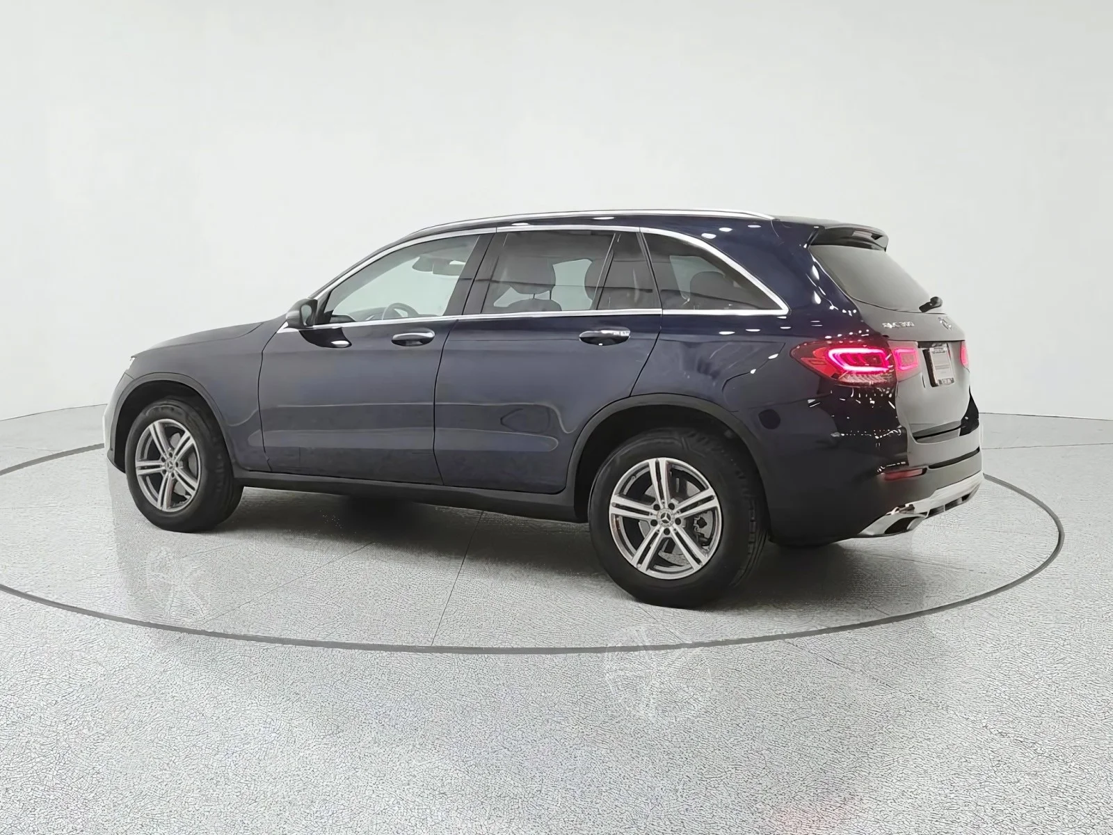 Used 2022 Lunar Blue Metallic Mercedes-Benz GLC 300 4MATIC® SUV image 7