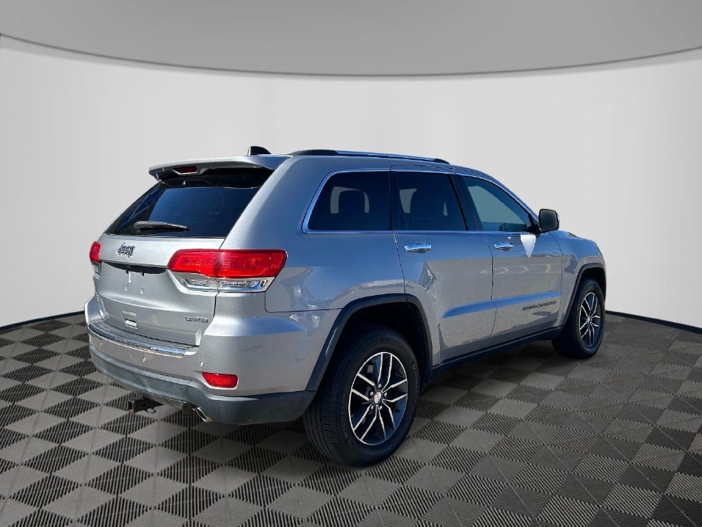 Used 2017 Silver Jeep Limited image 5
