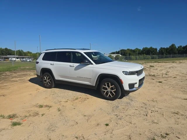 Used 2023 White Jeep Limited image 12