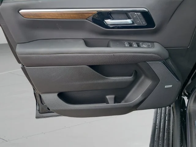 New 2026 Black Chevrolet High Country image 20