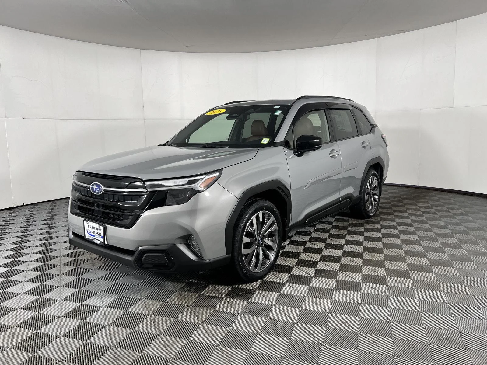 Used 2025 River Rock Pearl Subaru Touring image 10
