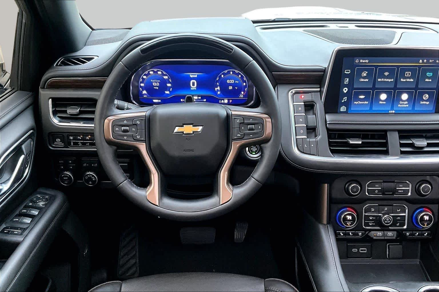 Used 2023 Iridescent Pearl Tricoat Chevrolet High Country image 5