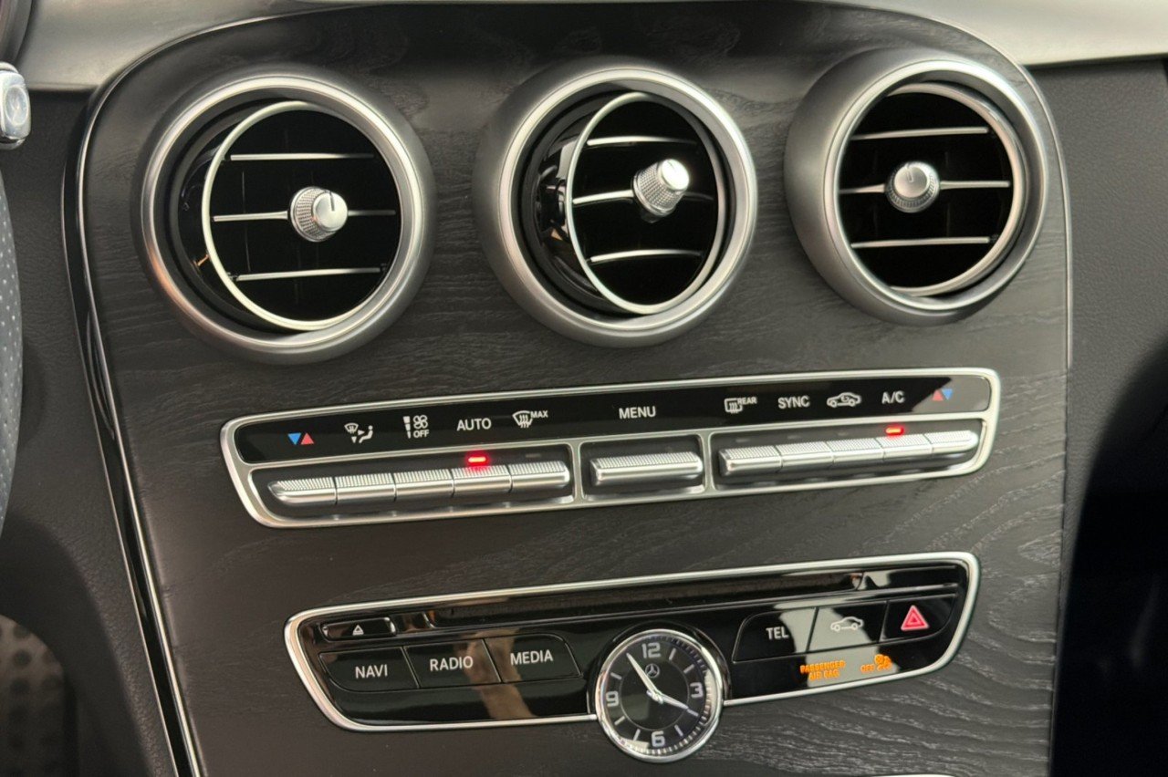 Used 2016 Black Mercedes-Benz C 300 image 18