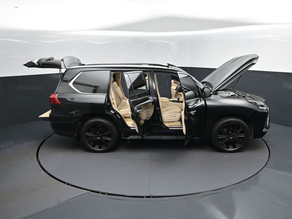 2017 Lexus LX 570 - Photo 52