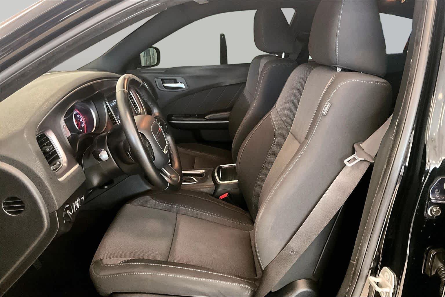 Pre-Owned 2019 Dodge Charger SXT