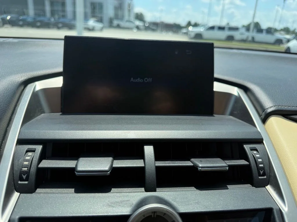 Used 2017 White Lexus 200t image 12