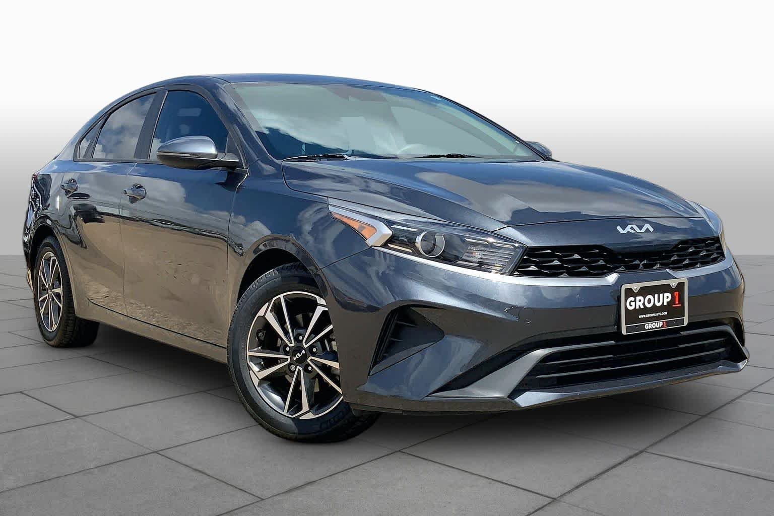 Used 2023 Gravity Gray Kia LXS image 3