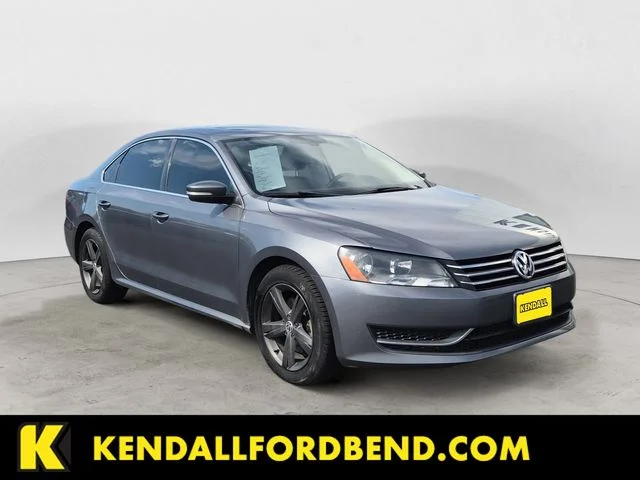Used 2013 Gray Volkswagen 2.5 SE image 3