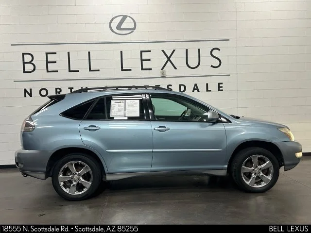 Used 2005 Blue Lexus 330 image 3