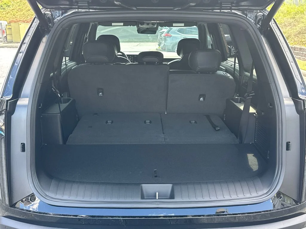 New 2027 Black Kia EX image 18