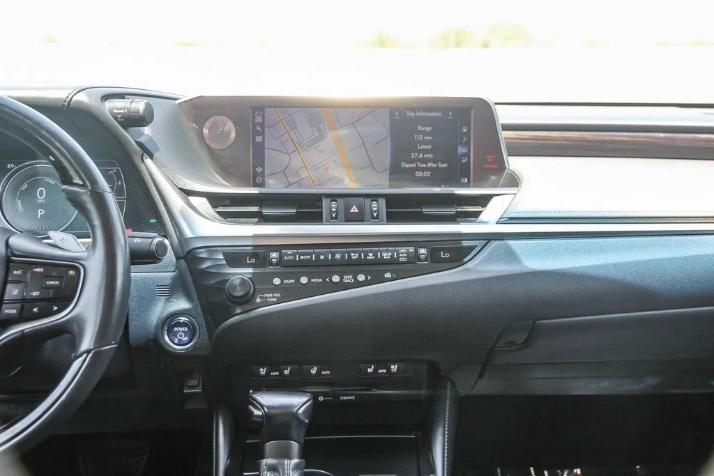 Used 2020 Silver Lexus 300h image 13