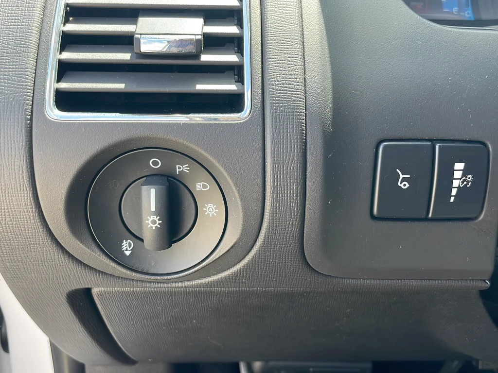 Used 2019 White Ford SEL image 28