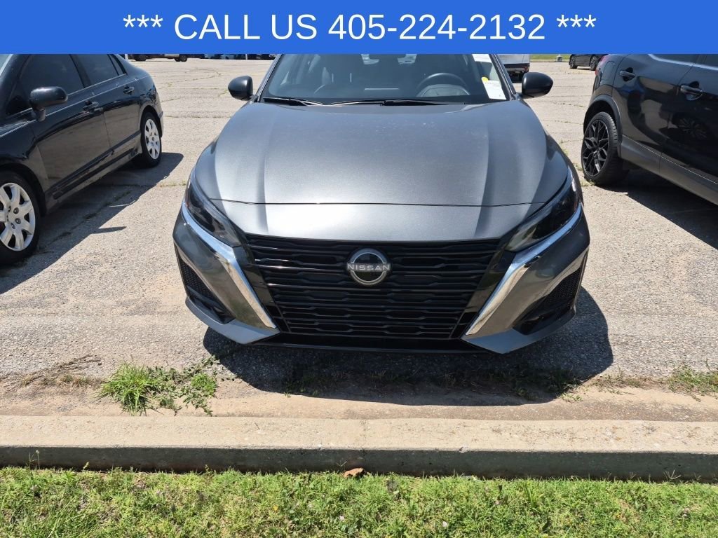 Used 2025 Gray Nissan SV image 21