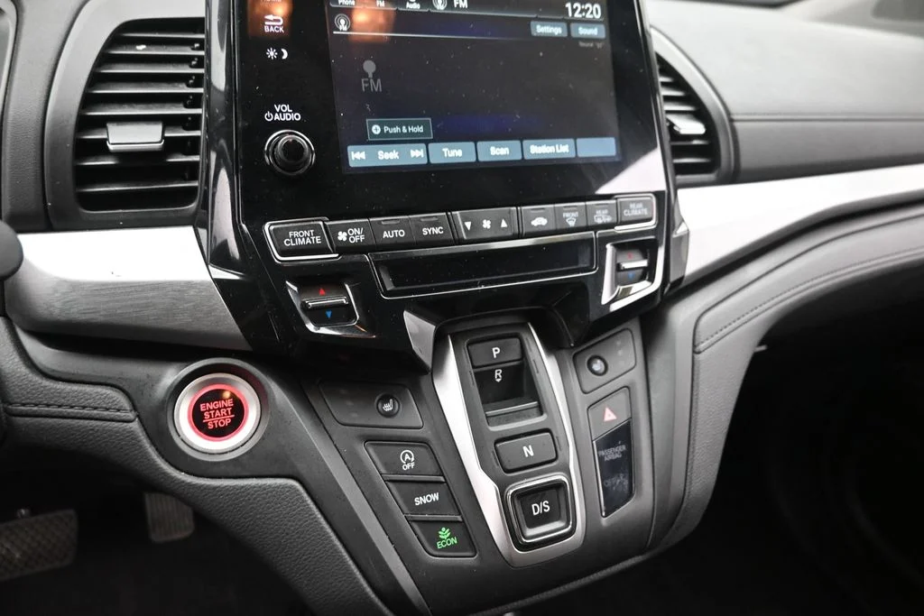Certified Used 2024 Gray Honda EX-L image 20