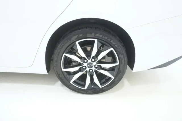 Used 2024 Summit White Chevrolet RS image 9