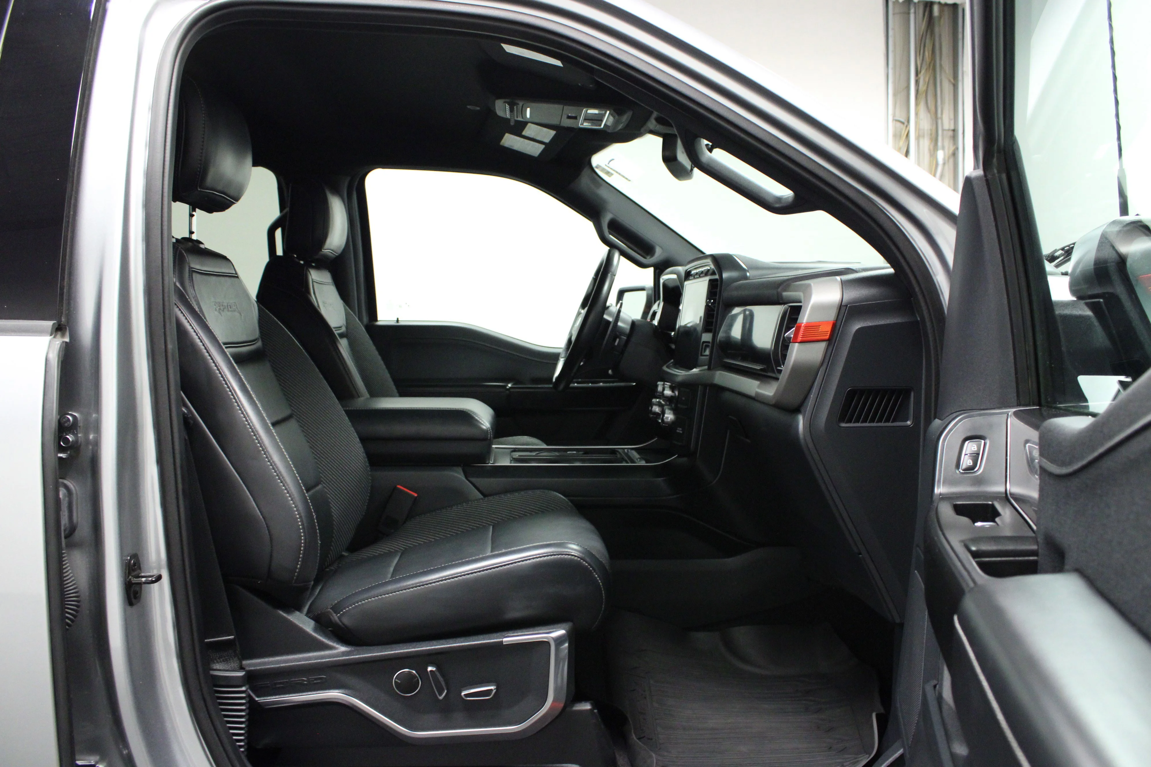 Used 2022 Silver Metallic Ford Raptor image 16